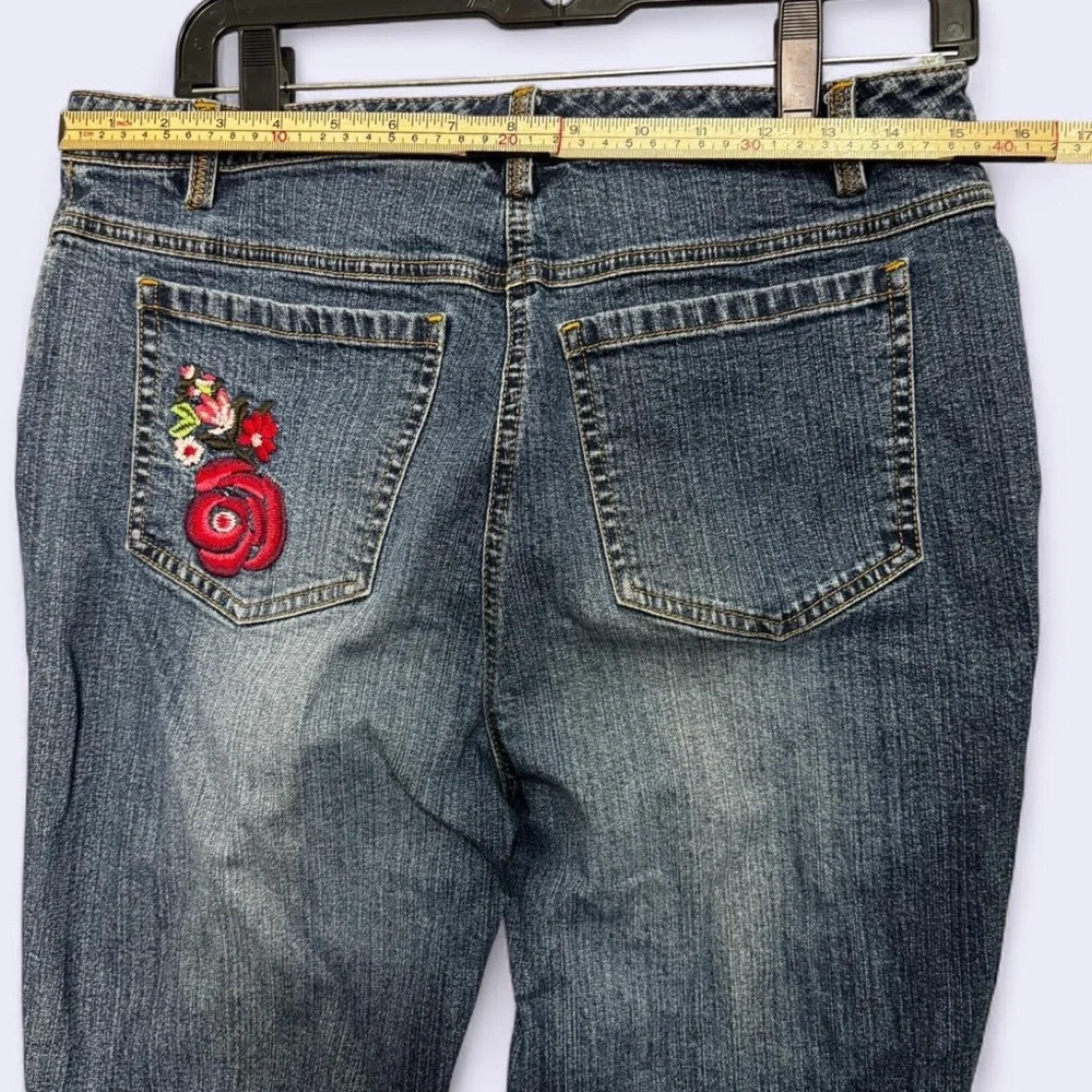 Susan Bristol Size 8‎ Blue Denim Flower Embroidery Bootcut Jeans Y2K High-Rise